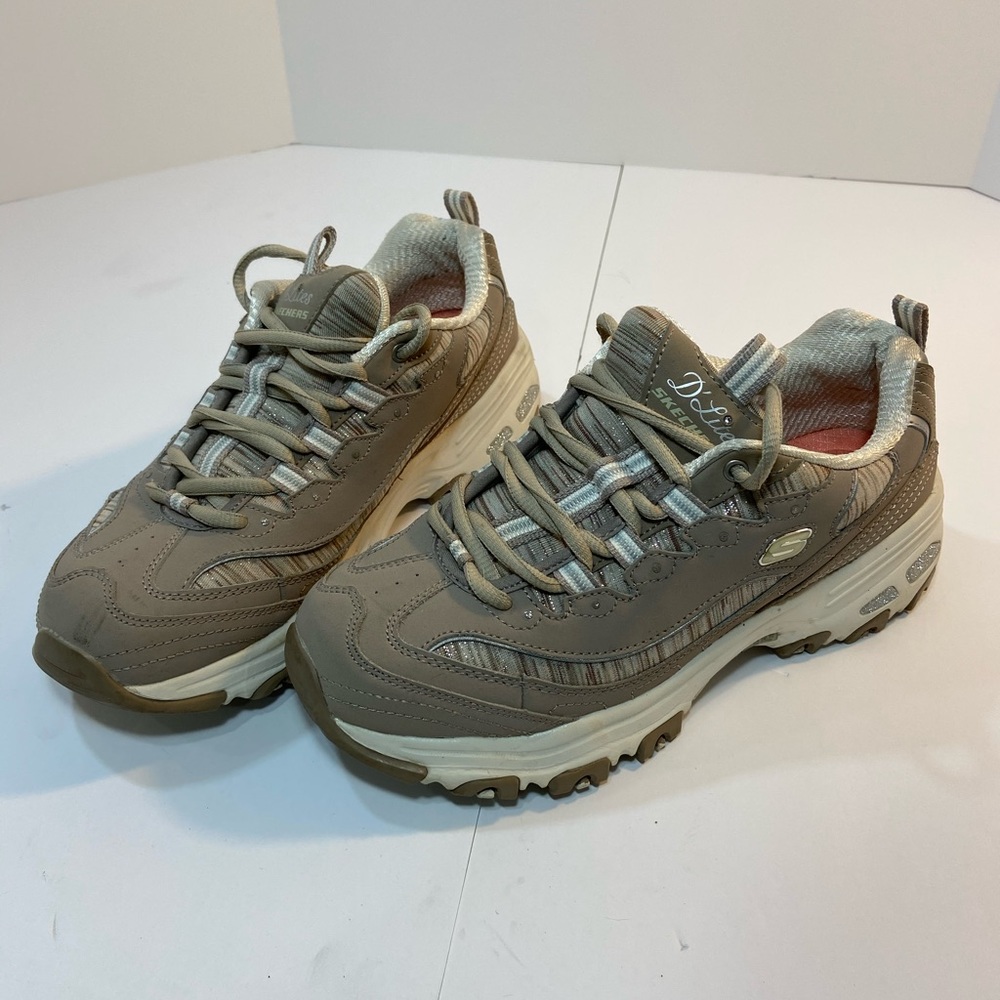 Skechers memory foam athletic shoes size 7.5